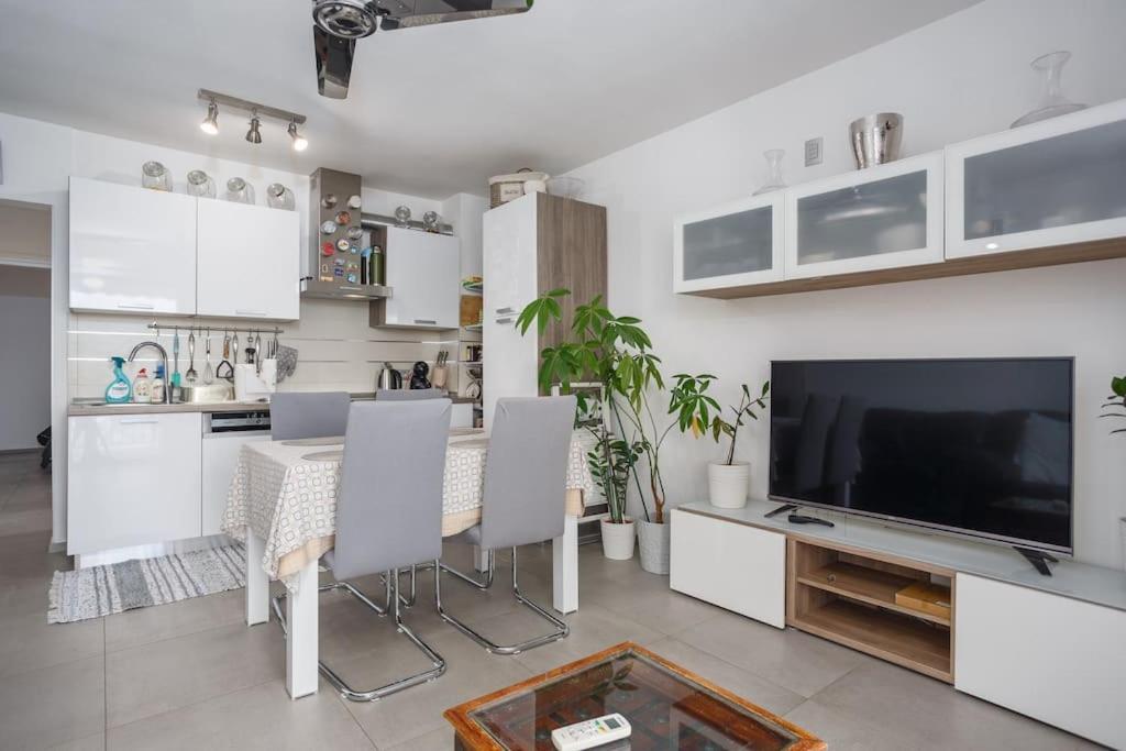 Family Village Apartment Vrh  Bagian luar foto
